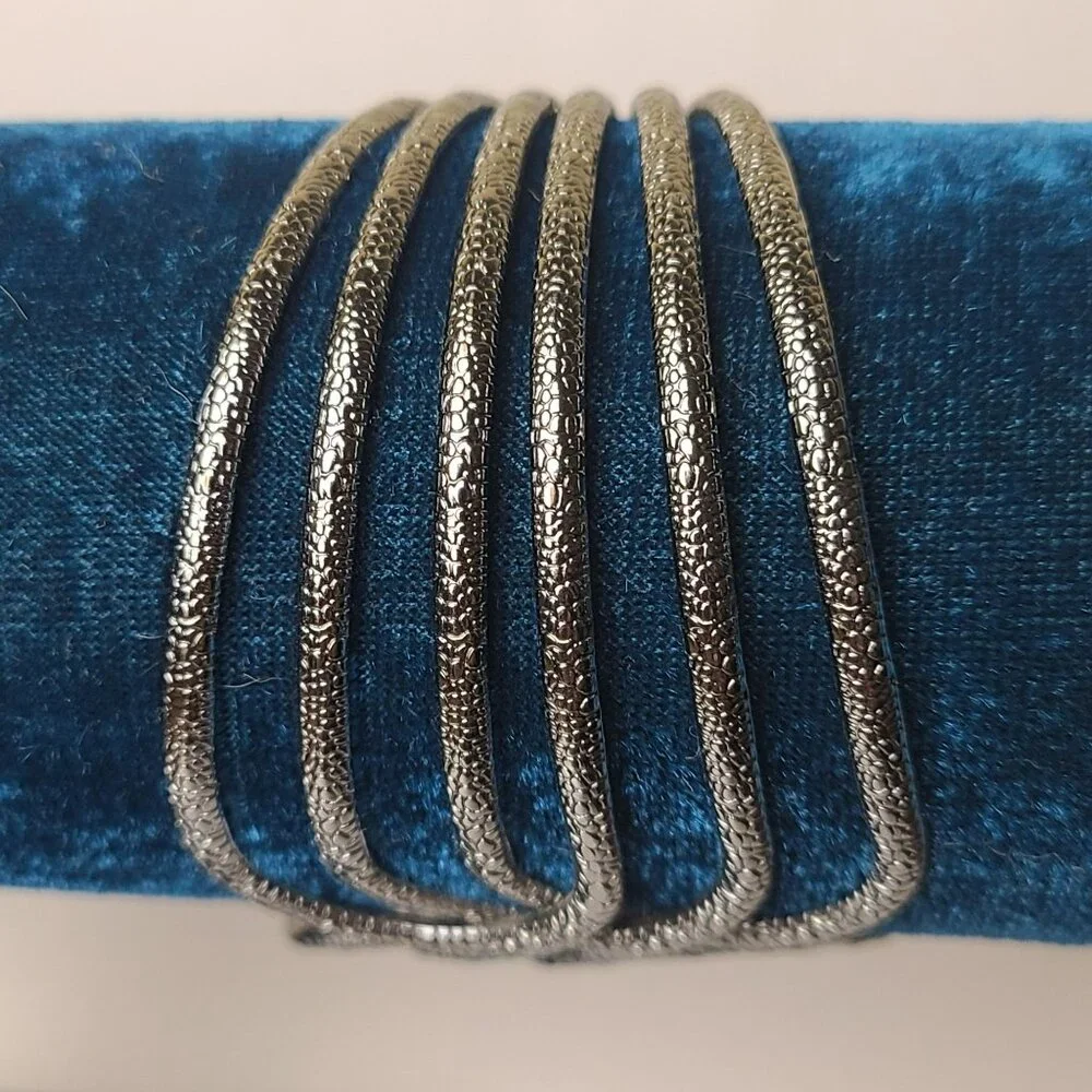 Antiqued Silver/Pewter-Tone Hammered Metal Wire Cuff Bracelet Fashion OSFM - Picture 4 of 9